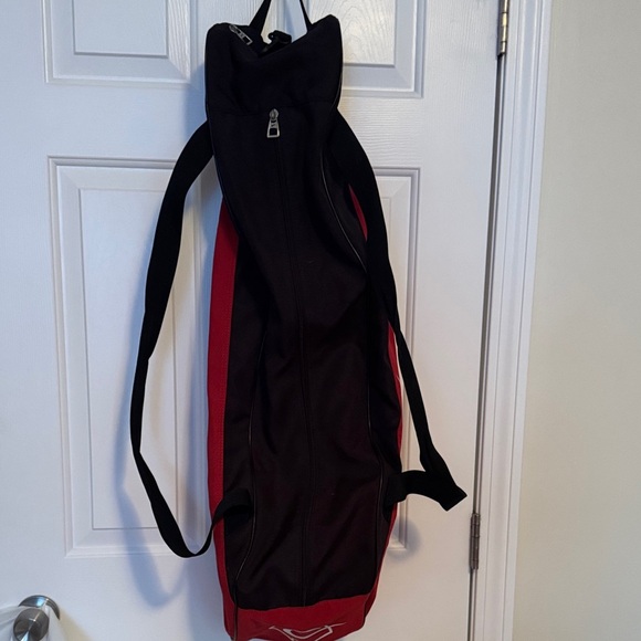 Nike Red and Black Baseball ⚾️ Sports Duffle Bag - Picture 5 of 5